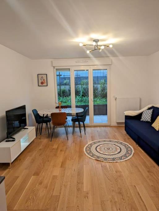 Charmant T2 Tout Neuf Avec Parking Plaisir Exteriör bild